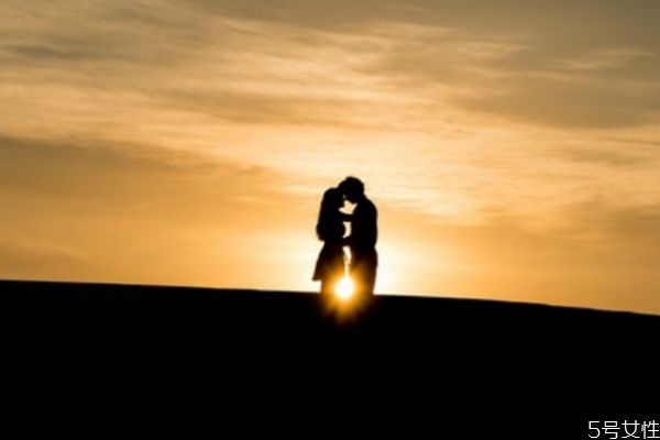 如何對(duì)待老公反復(fù)出軌 報(bào)復(fù)出軌男的高端方法 如何對(duì)待老公反復(fù)出軌 報(bào)復(fù)出軌男的高端方法