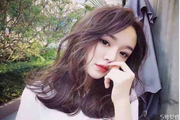 冷茶色和黑茶色的區(qū)別 冷茶色和黑茶色的不同 冷茶色和黑茶色的區(qū)別 冷茶色和黑茶色的不同