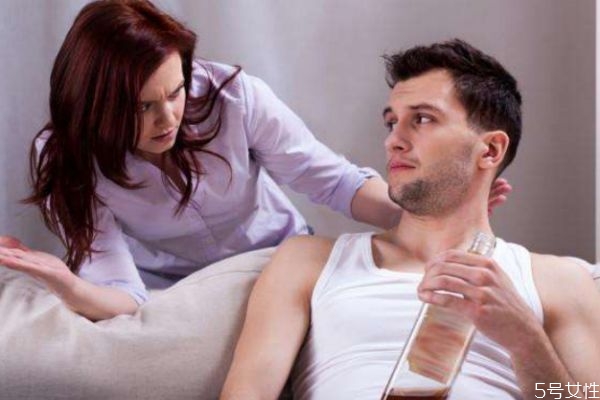 如何判斷老公是真忙還是假忙 分辨老公是否說(shuō)謊的方法 如何判斷老公是真忙還是假忙 分辨老公是否說(shuō)謊的方法