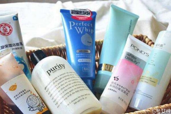 臉過敏能用洗面奶嗎 臉過敏能用洗面奶嗎