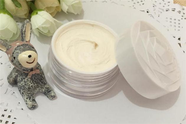 珍珠膏用了為什么變黑 珍珠膏用多久會美白