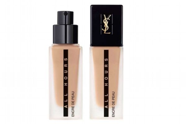 補(bǔ)妝可以用粉底液嗎 用粉底液出門怎么補(bǔ)妝 補(bǔ)妝可以用粉底液嗎 用粉底液出門怎么補(bǔ)妝