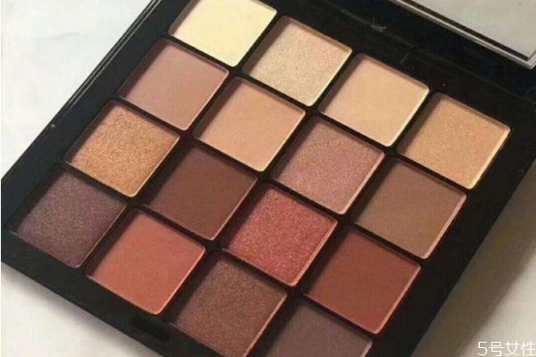 眼影里的閃粉是什么成分 眼影什么成分不好 眼影里的閃粉是什么成分 眼影什么成分不好