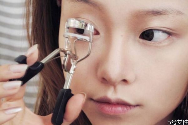 日系小清新妝容怎么畫(huà) 日系元?dú)鈯y容怎么畫(huà)