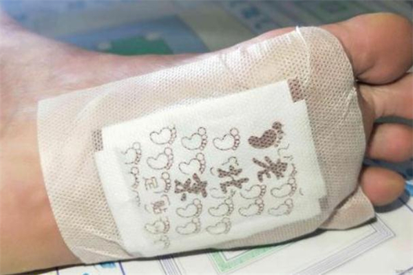 老北京足貼可以天天貼嗎 老北京足貼每次貼多長(zhǎng)時(shí)間 老北京足貼可以天天貼嗎 老北京足貼每次貼多長(zhǎng)時(shí)間