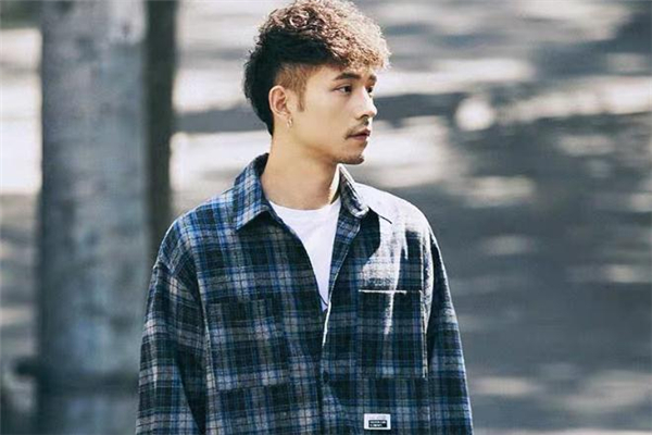 格子襯衫什么顏色好看 格子襯衫什么顏色好看