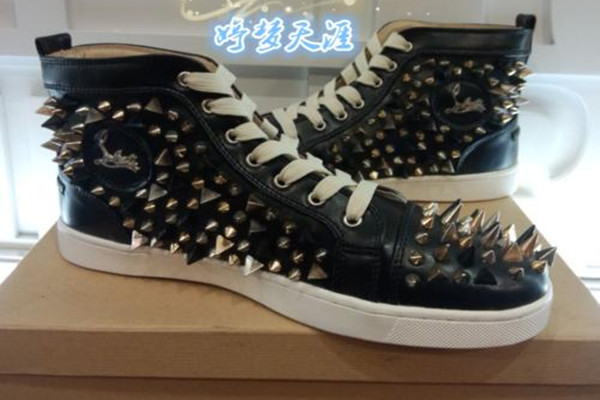 cl鞋過(guò)時(shí)了嗎 cl鞋會(huì)過(guò)時(shí)嗎 cl鞋過(guò)時(shí)了嗎 cl鞋會(huì)過(guò)時(shí)嗎