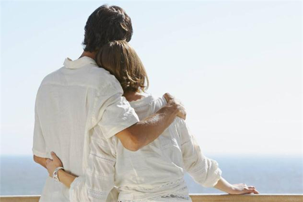 老婆喜歡翻我手機怎么辦 老婆為什么喜歡翻我手機 老婆喜歡翻我手機怎么辦 老婆為什么喜歡翻我手機