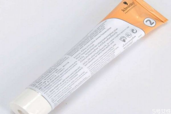 頭發(fā)拉直可以維持多長(zhǎng)時(shí)間 頭發(fā)燙直后挽起來(lái)會(huì)變卷嗎 頭發(fā)拉直可以維持多長(zhǎng)時(shí)間 頭發(fā)燙直后挽起來(lái)會(huì)變卷嗎