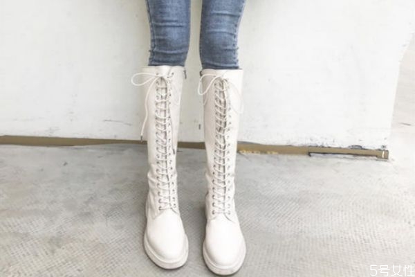 長筒靴會(huì)越穿越松嗎 長筒靴怎么選好看 長筒靴會(huì)越穿越松嗎 長筒靴怎么選好看