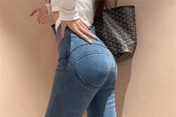 豐臀的運(yùn)動動作有哪幾種 豐臀手術(shù)后遺癥
