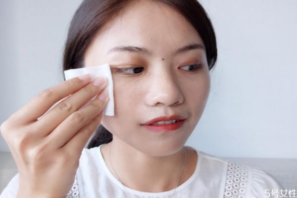 皮膚保養(yǎng)的基本步驟是什么 日常護膚的基礎(chǔ)步驟