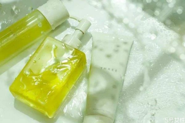 卸妝油是不是容易過敏 使用卸妝油會過敏嗎 卸妝油是不是容易過敏 使用卸妝油會過敏嗎