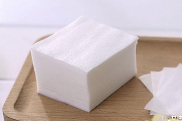 洗臉巾和化妝棉一樣嗎 洗臉巾和化妝棉能相互替換嗎 洗臉巾和化妝棉一樣嗎 洗臉巾和化妝棉能相互替換嗎