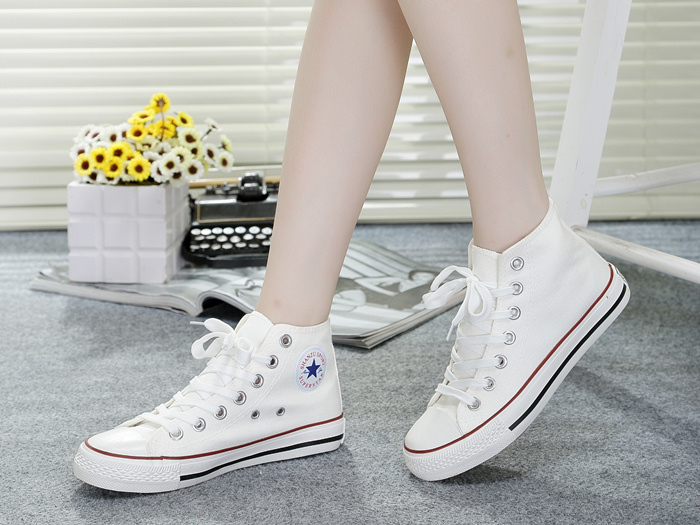 高幫帆布鞋怎么穿不顯腿短 高幫帆布鞋顯腿長(zhǎng)的穿法