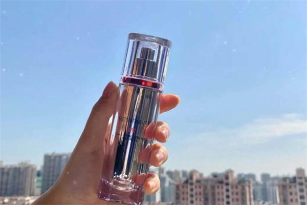 歐萊雅逆時(shí)瓶精華使用方法 歐萊雅逆時(shí)瓶精華白天能用嗎 歐萊雅逆時(shí)瓶精華使用方法 歐萊雅逆時(shí)瓶精華白天能用嗎