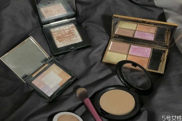 素顏可以用高光嗎 素顏直接打個(gè)高光行么 素顏可以用高光嗎 素顏直接打個(gè)高光行么