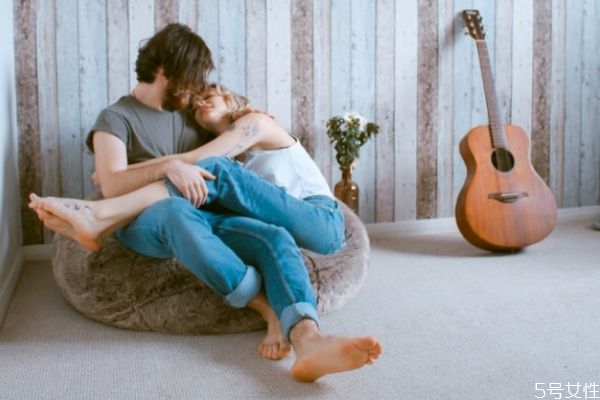 夫妻湊合過日子的表現(xiàn) 搭伙過日子的婚姻表現(xiàn) 夫妻湊合過日子的表現(xiàn) 搭伙過日子的婚姻表現(xiàn)