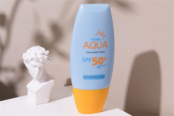 mistine小黃帽防曬霜需要卸妝嗎 mistine小黃帽防水嗎 mistine小黃帽防曬霜需要卸妝嗎 mistine小黃帽防水嗎