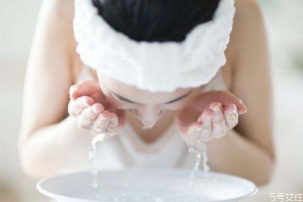 丸美去角質凝膠怎么用 丸美去角質凝膠用法