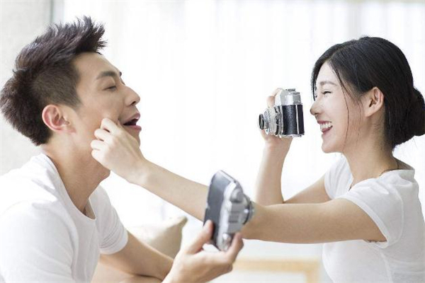 剛談戀愛(ài)出去玩怎么住 談戀愛(ài)第一次出去玩要住一起嗎