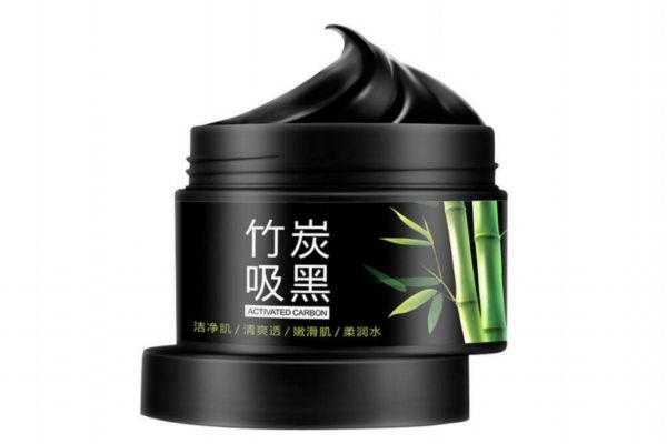 去黑頭面膜要涂多厚 去黑頭收縮毛孔的護(hù)膚品