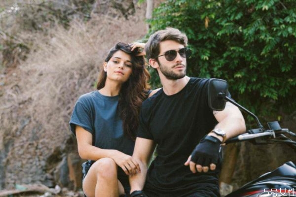 異地夫妻怎么經(jīng)營婚姻 異地夫妻經(jīng)營婚姻的方法 異地夫妻怎么經(jīng)營婚姻 異地夫妻經(jīng)營婚姻的方法