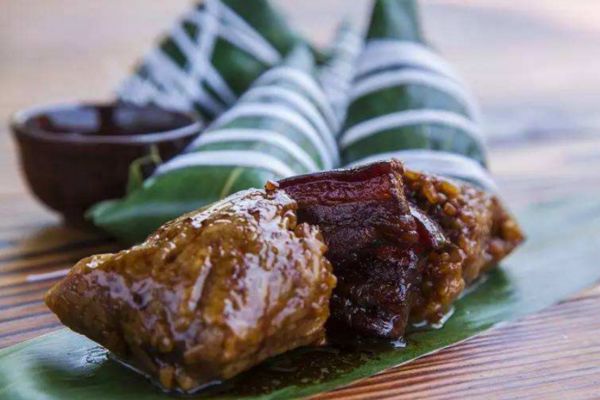 咸粽子是怎么做的 咸粽子的做法有什么 咸粽子是怎么做的 咸粽子的做法有什么