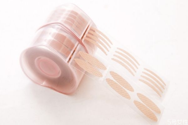 雙眼皮貼在化妝的哪個步驟使用 雙眼皮的化妝步驟