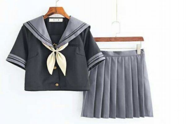 jk襪要怎么樣才不顯腿粗 襪子穿到小腿哪里顯瘦