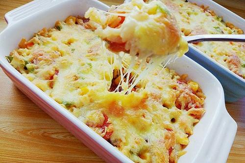 奶酪焗飯的做法 奶酪焗飯?jiān)趺醋龊贸?>
               <p class=