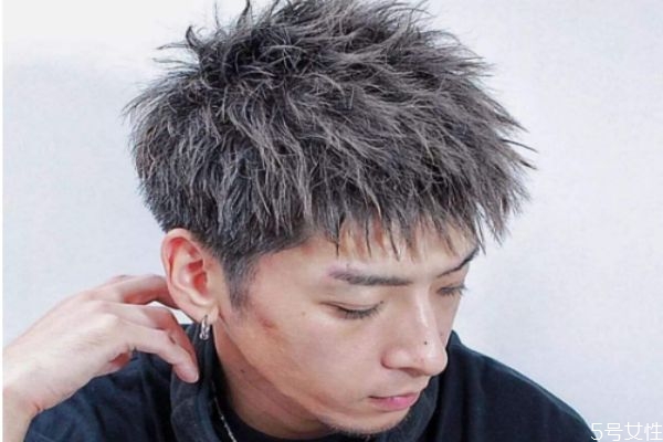 錫紙燙梳開(kāi)了怎么補(bǔ)救 錫紙燙梳開(kāi)了還能恢復(fù)嗎