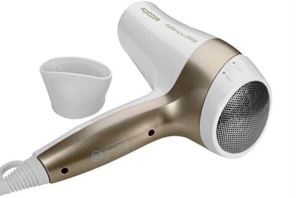 吹風(fēng)機(jī)的卡扣怎么拆開(kāi) 頭發(fā)攪到吹風(fēng)機(jī)里怎么辦 吹風(fēng)機(jī)的卡扣怎么拆開(kāi) 頭發(fā)攪到吹風(fēng)機(jī)里怎么辦