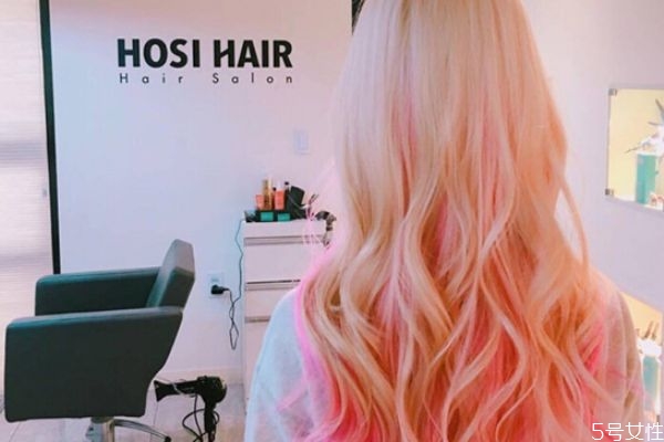 經常染發(fā)和燙發(fā)會導致白發(fā)嗎 染發(fā)會不會導致白發(fā)