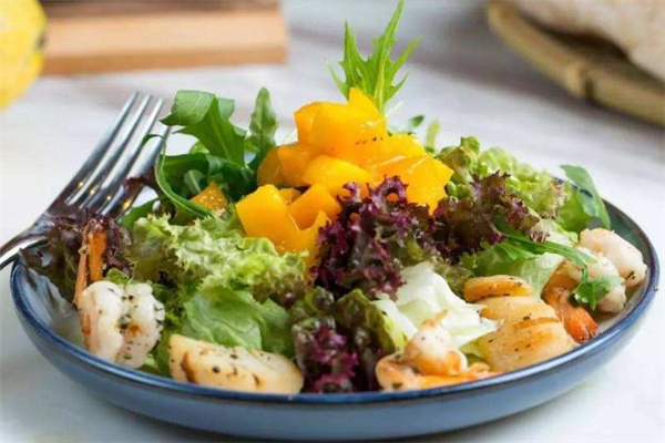 羽衣甘藍可以生吃嗎 羽衣甘藍能做蔬菜沙拉嗎