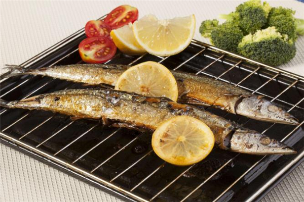 秋刀魚內(nèi)臟可以吃嗎 秋刀魚怎么腌好吃 秋刀魚內(nèi)臟可以吃嗎 秋刀魚怎么腌好吃