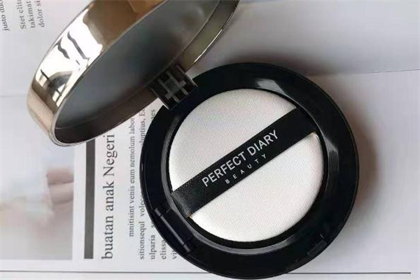 完美日記牛奶肌氣墊色號(hào)選擇 完美日記牛奶肌氣墊最白色號(hào)