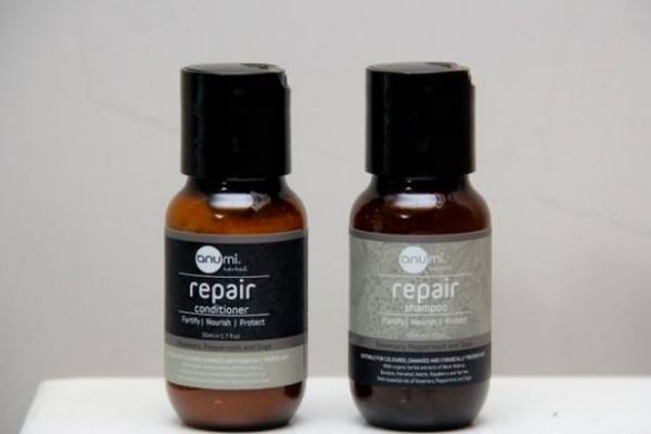 護(hù)發(fā)精油的用法 護(hù)發(fā)精油可以怎么用 護(hù)發(fā)精油的用法 護(hù)發(fā)精油可以怎么用