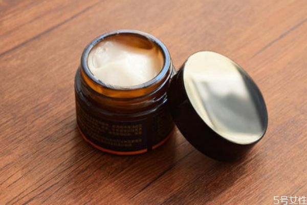 蛇毒眼霜效果怎樣 蛇毒眼霜適合年齡 蛇毒眼霜效果怎樣 蛇毒眼霜適合年齡