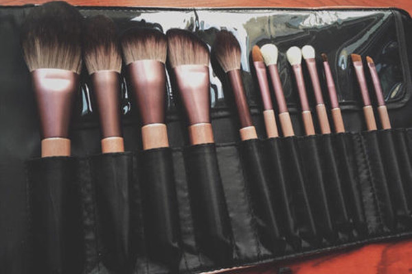 ducare小葡萄化妝刷好用嗎 ducare小葡萄化妝刷介紹 ducare小葡萄化妝刷好用嗎 ducare小葡萄化妝刷介紹