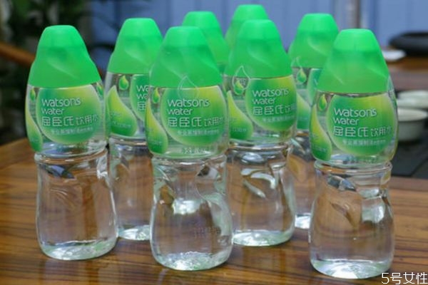 蒸餾水敷臉的好處 蒸餾水敷臉的功效 蒸餾水敷臉的好處 蒸餾水敷臉的功效