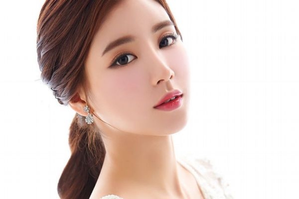 韓式裸妝怎么挑選粉底液 韓式裸妝的畫(huà)法