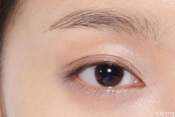 遮瑕可不可以直接涂臉上 直接涂遮瑕液可以嗎 遮瑕可不可以直接涂臉上 直接涂遮瑕液可以嗎