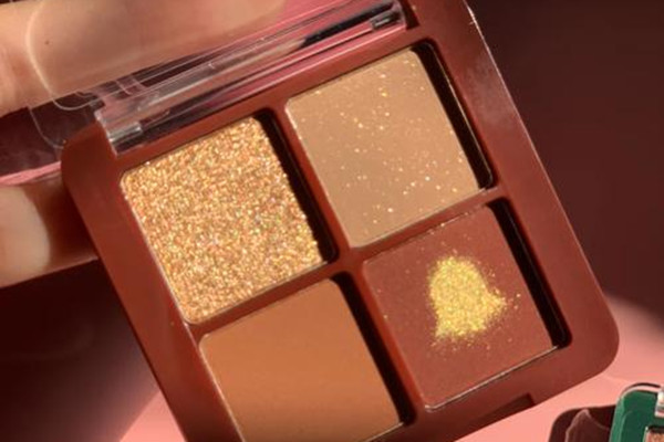 荔萌眼影盤(pán)好看嗎 荔萌眼影盤(pán)四格眼影盤(pán)怎么樣 荔萌眼影盤(pán)好看嗎 荔萌眼影盤(pán)四格眼影盤(pán)怎么樣