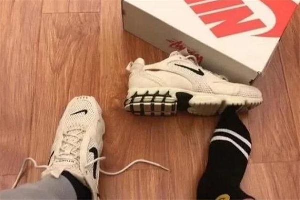 耐克stussy聯(lián)名沙漠黃真假對(duì)比 耐克stussy沙漠黃聯(lián)名開箱