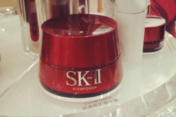 sk2大紅瓶面霜含酒精嗎 sk2面霜保質期