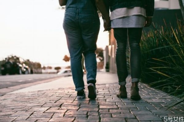 男生吃醋為什么不表現(xiàn)出來(lái) 男生吃醋會(huì)干嘛