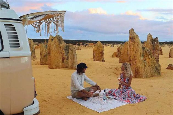 同學(xué)聚會碰到前男友怎么辦 有前任參加的聚會還去嗎