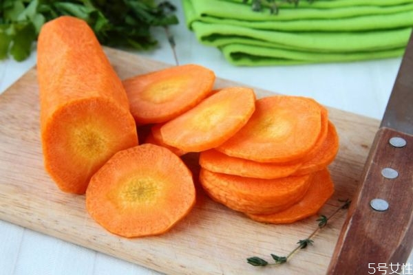 胡蘿卜和什么不能一起吃 胡蘿卜的做法大全 胡蘿卜和什么不能一起吃 胡蘿卜的做法大全