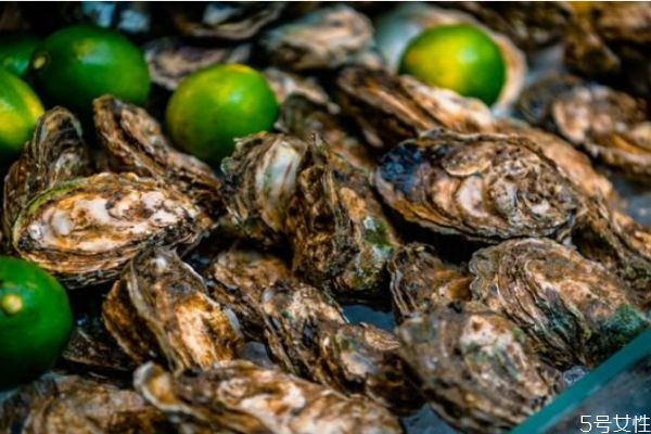 生蠔與什么相克 生蠔不能和什么一起吃 生蠔與什么相克 生蠔不能和什么一起吃